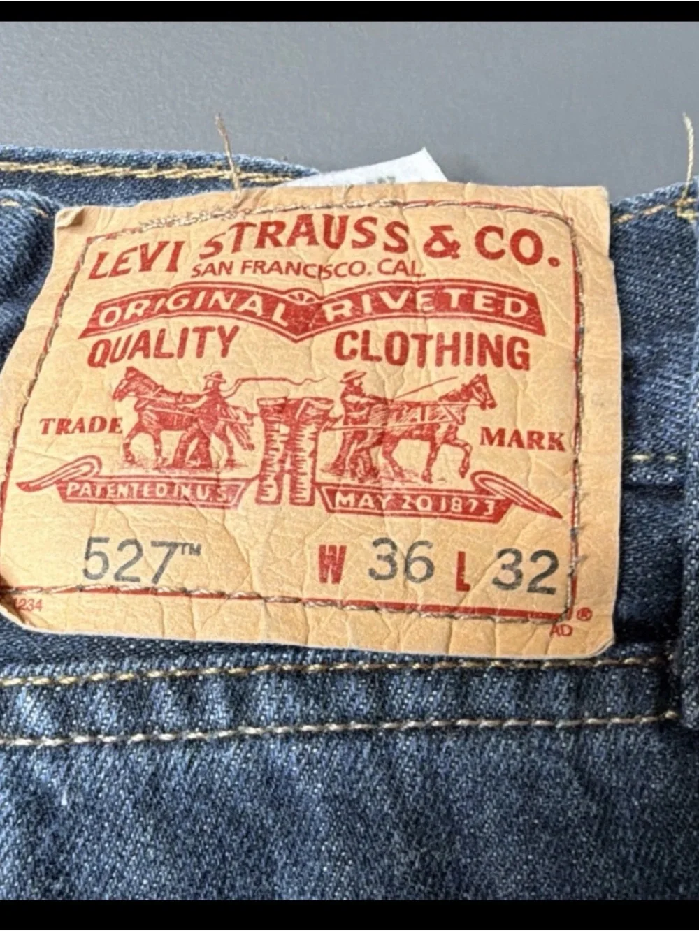 Levi's Men's 527 Bootcut Blue Medium Wash Denim Jeans. Size: 36x32
